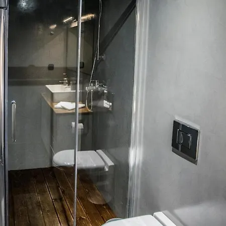 Modern Apartment *
